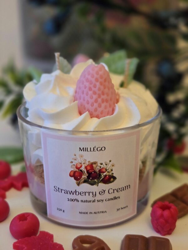 Duftkerze 150g<br>STRAWBERRY & CREAM
